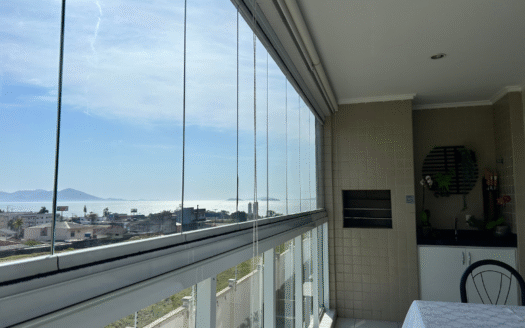 3 dormitórios com suíte e vista mar em São José
